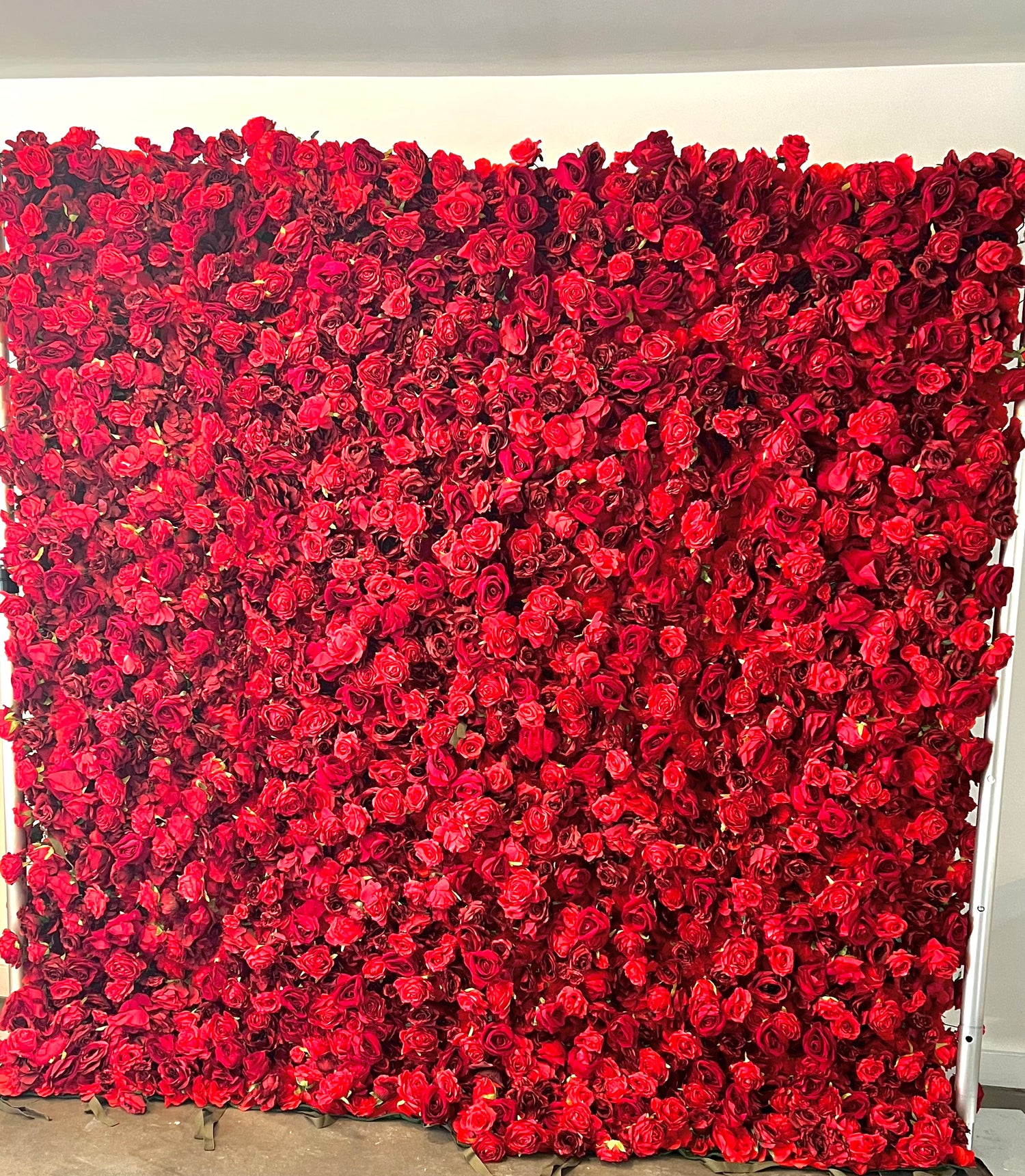 Flower wall - Rosie Red